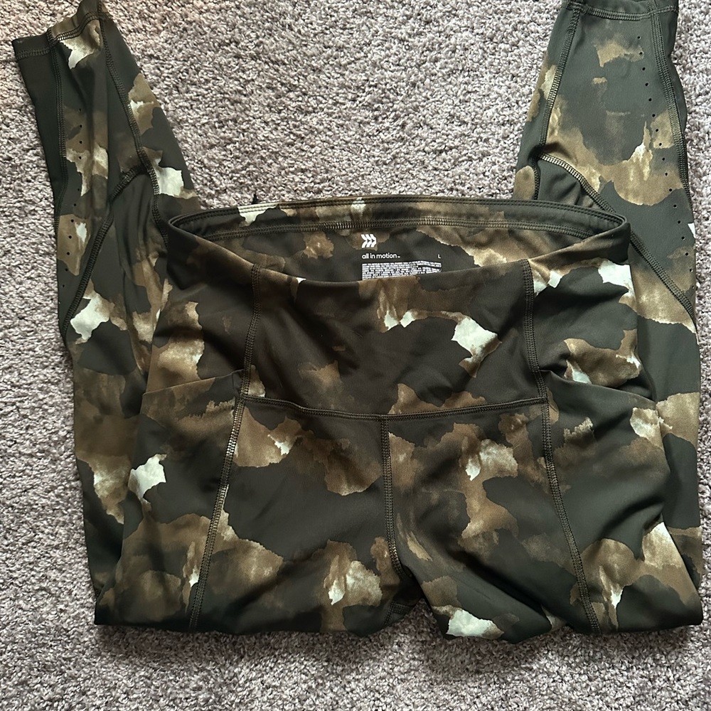 All in motion green camp leggings with pockets